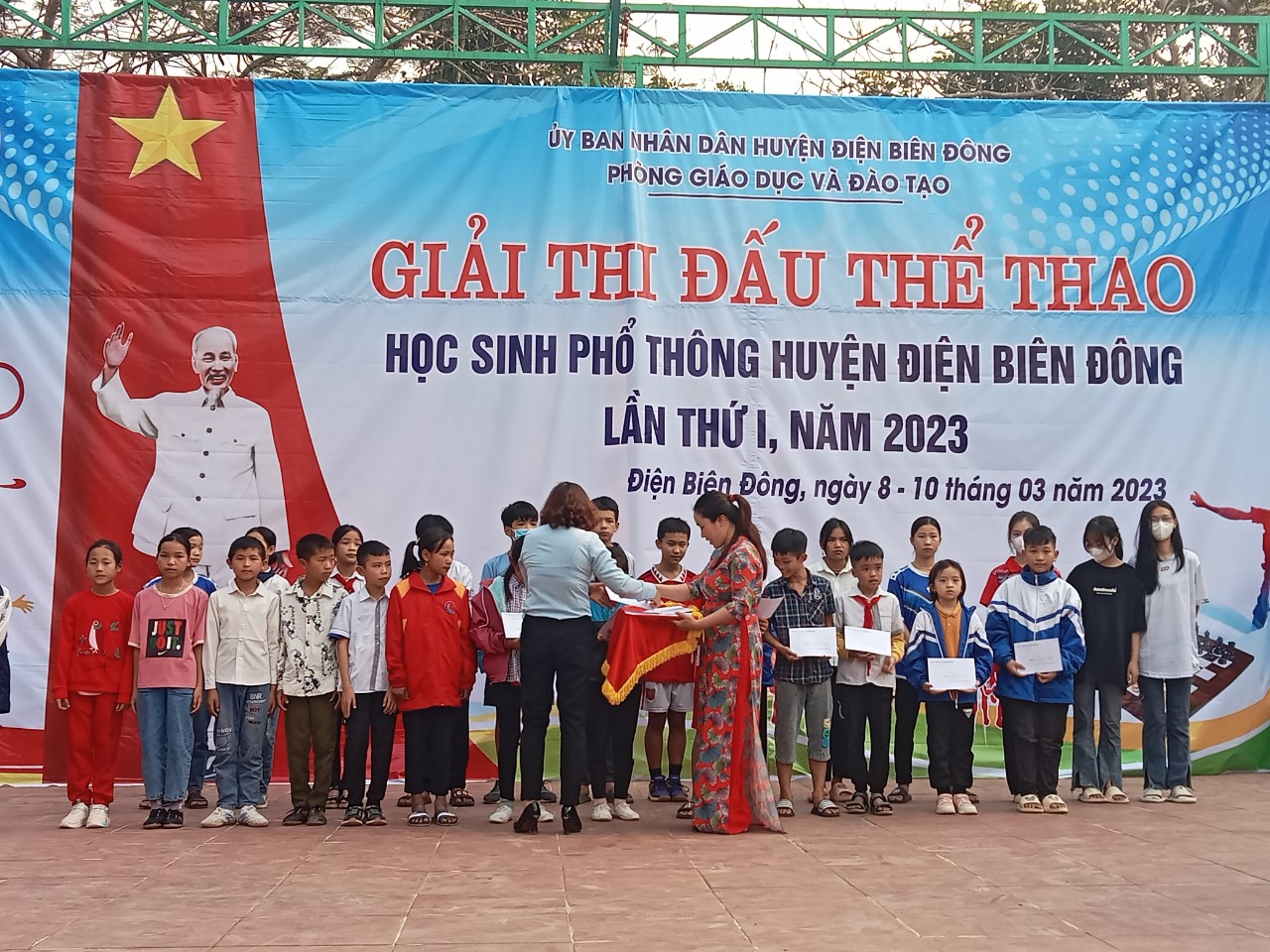 HỌC SINH TRƯỜNG TIỂU HỌC THỊ TRẤN THAM GIA GIẢI THI ĐẤU THỂ THAO DÀNH CHO HỌC SINH PHỔ THÔNG HUYỆN ĐIỆN BIÊN ĐÔNG LẦN THỨ I NĂM 2023